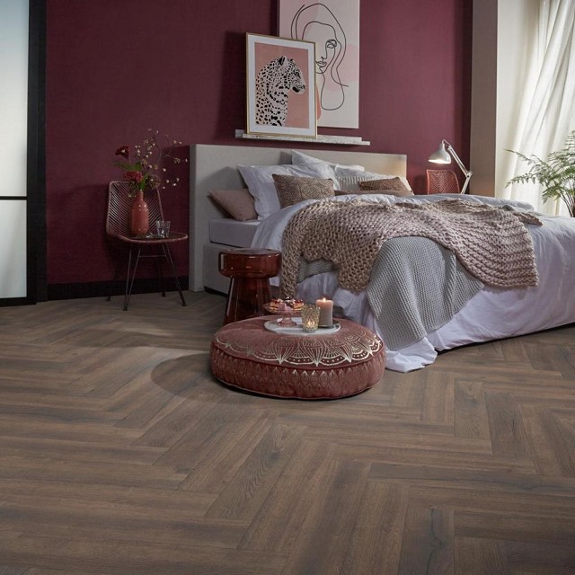 Marquant Visgraat Laminaat Eiken donker gerookt 665x133x8mm 4V